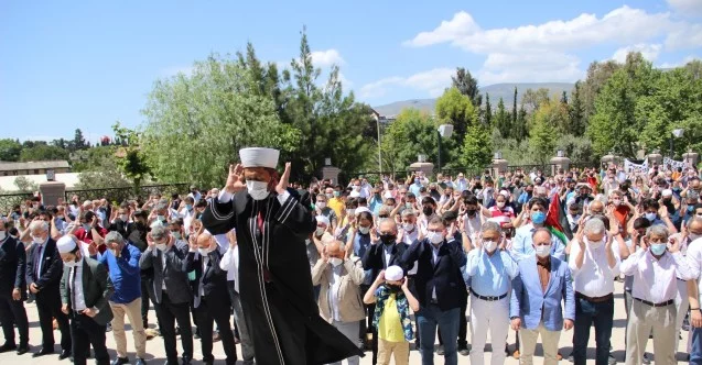 Şehit olan Filistinliler için İzmir’de gıyabi cenaze namazı