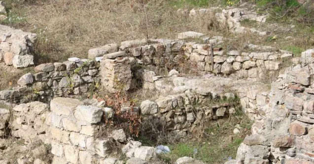 Selimiye Camisi meydan kazılarında yeni tarihi kalıntılar bulundu