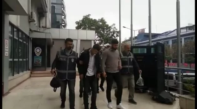Bursa'da 4 ayrı marketi soyan sigara hırsızları yakalandı
