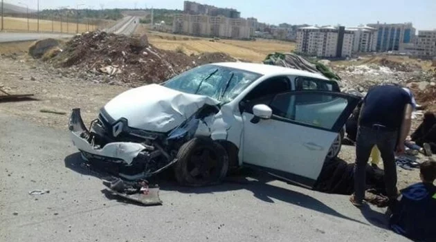 Siirt’te otomobil ile kamyon çarpıştı: 10 yaralı