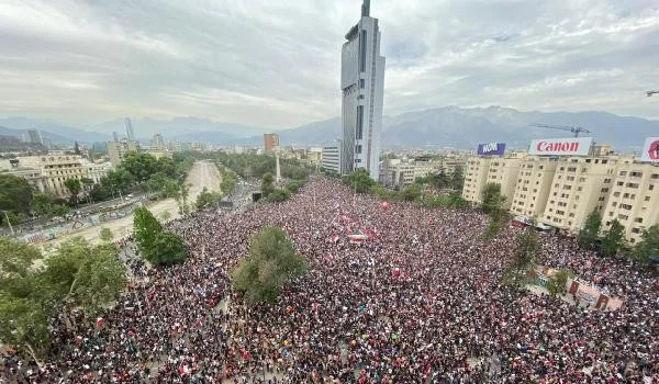 Şili’de tarihi gösteri: 1.2 milyon kişi katıldı