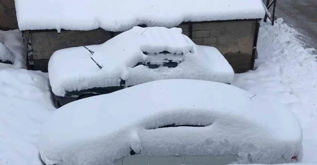 Şırnak’ta kar kalınlığı 2 metreyi buldu: 26 köy, 11 mezra yolu ulaşıma kapandı