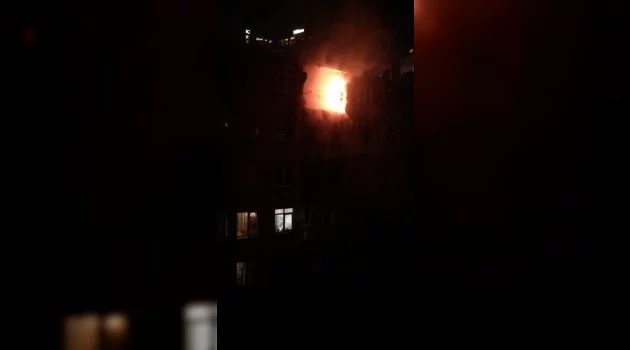Şişli’de 4 katlı binada korkutan yangın