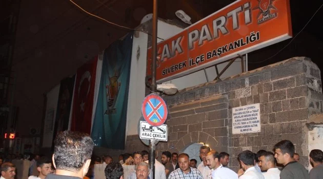Siverek’te AK Partililer seçim zaferini kutlandı