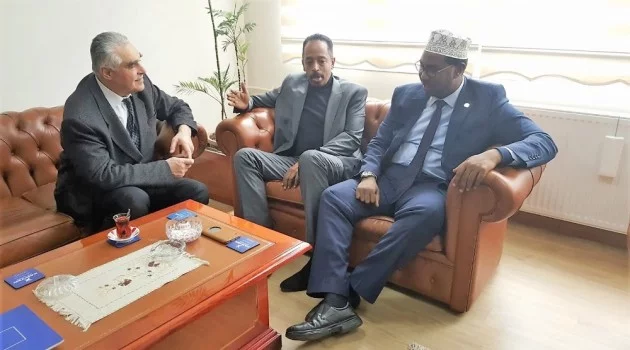 Somalili vekilden, İhlas Vakfı Mütevelli Heyet Başkanı Ahmet Tuncer’e ziyaret