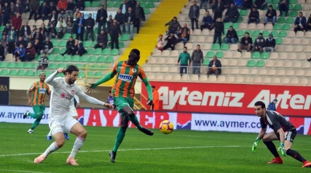 Spor Toto Süper Lig: Aytemiz Alanyaspor: 2 - Demir Grup Sivasspor: 0 (İlk yarı)