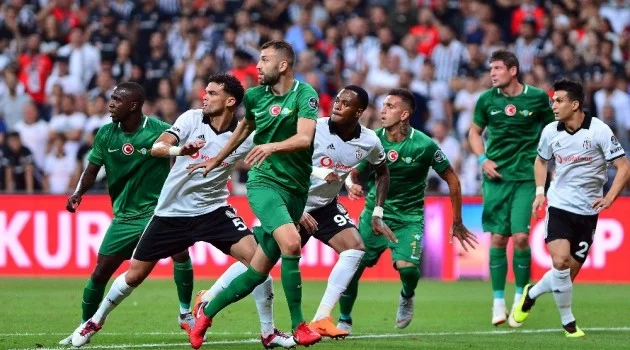 Spor Toto Süper Lig: Beşiktaş: 2 - Akhisarspor: 0  (İlk yarı)