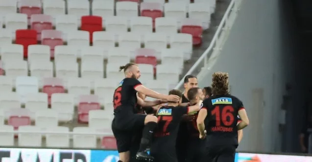 Spor Toto Süper Lig: D.G. Sivasspor: 0 - Gaziantep FK: 1 (İlk yarı)
