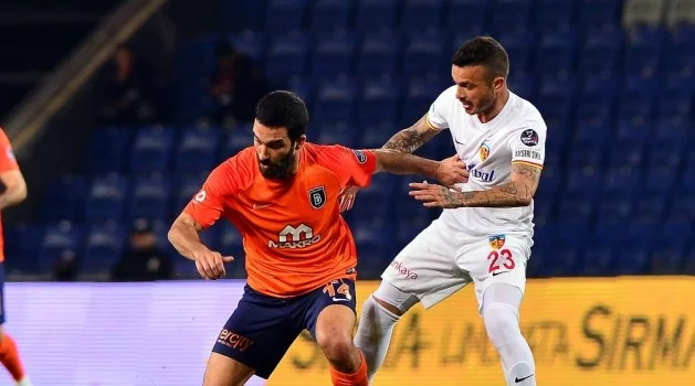 Spor Toto Süper Lig: Medipol Başakşehir: 1 - Kayserispor: 0 (İlk yarı)
