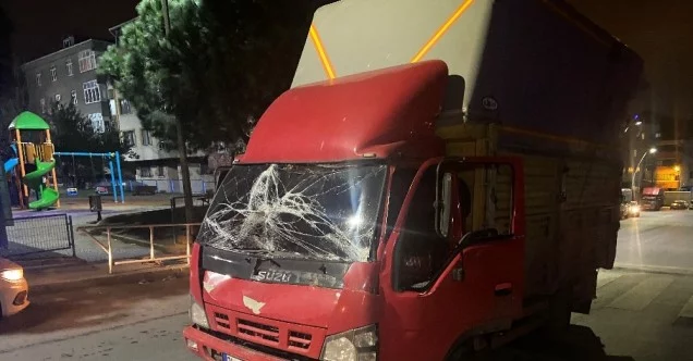Sultangazi’de iki kamyonet çarpıştı: 1 yaralı