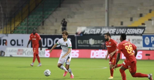 Süper Lig: Aytemiz Alanyaspor: 1 - Hes Kablo Kayserispor: 0 (İlk yarı)