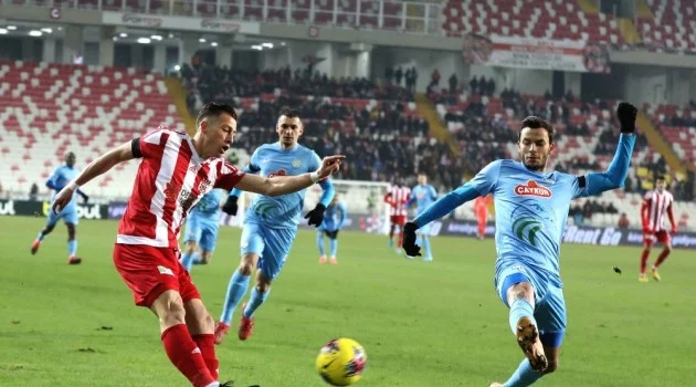 Süper Lig: D.G. Sivasspor: 0 - Çaykur Rizespor: 0 (İlk yarı)