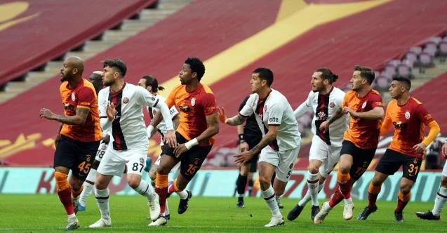 Süper Lig: Galatasaray: 0 - Fatih Karagümrük: 0 (İlk yarı)