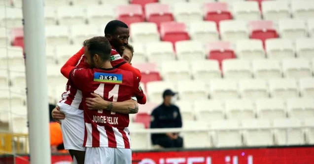Süper Lig: Sivasspor: 1 - Fatih Karagümrük: 0 (Maç devam ediyor)