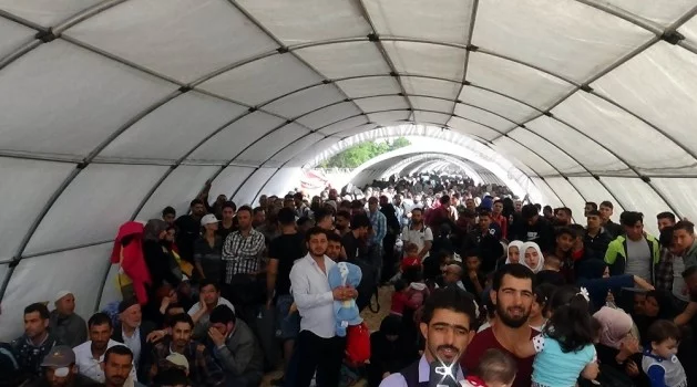 Suriyelilerin ülkelerine gidişlerinde yoğunluk yaşanıyor