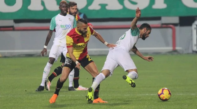 Timsah İzmir'den 1 puanla dönüyor (0-0)