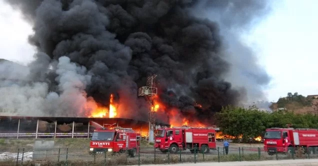 Tokat’ta korkutan AVM yangını, iş yeri sahipleri gözyaşlarına boğuldu