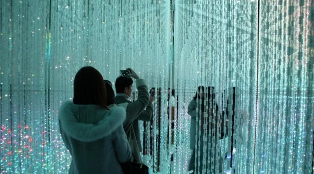 Tokyo’daki dijital sanat müzesinde görsel şölen