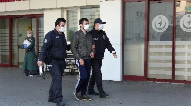 Trabzon’da doktora oksijen tüpüyle saldıran şahsın yargılanmasına başlandı