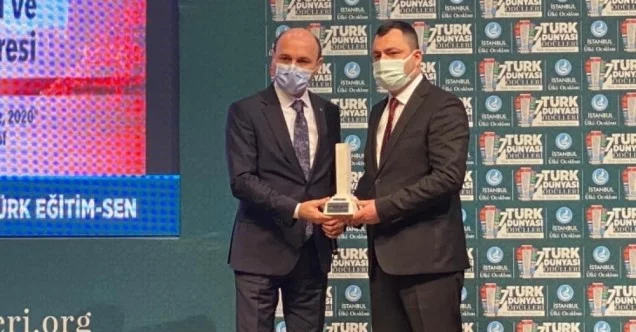 Türk Eğitim-Sen, Yılın Türk Dünyası Etkinliği Ödülü’ne layık görüldü