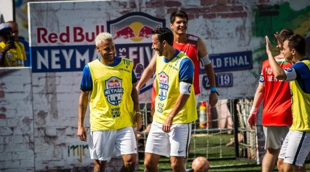 Türk futbolseverler Neymar Jr ile Brezilya’da tanışma şansı