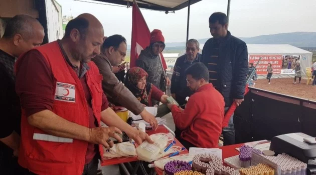 Türk Kızılayı kan bağışı tırı sınırda