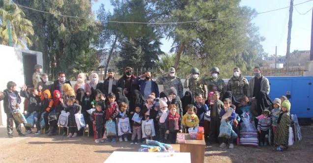 Türk Silahlı Kuvvetleri’nden Barış Pınarı bölgesinde bulunan halka insani yardım