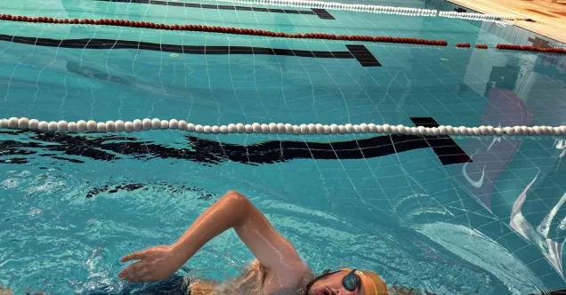 Türkiye birincilikleri bulunan cam kemik hastası yüzücünün hedefi dünya şampiyonluğu