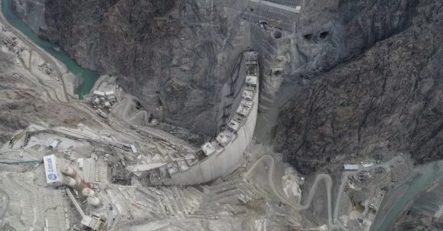 Türkiye’nin en yüksek gövdeli barajının gövdesinin tamamlanmasına 40 metre kaldı