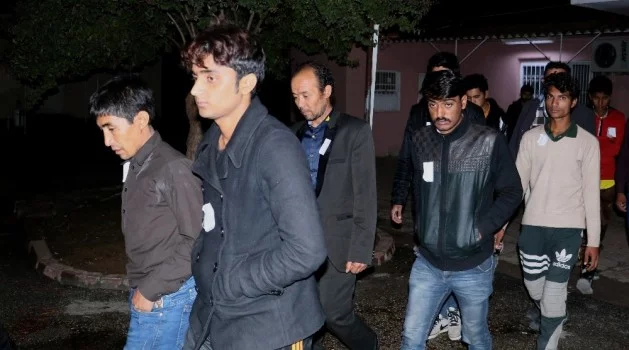Türkiye’ye çalışmaya gelen kaçak 25 Afganistanlı yakalandı