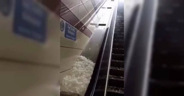 Ümraniye’de metro istasyonunun yürüyen merdivenleri dolu parçalarıyla kaplandı