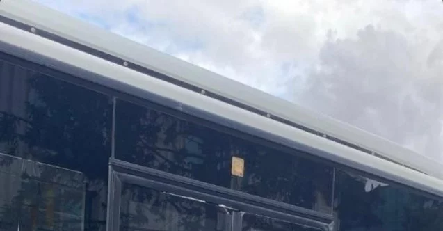 Üsküdar’da İETT otobüsleri kaza yaptı: Yolcular durakta kaldı