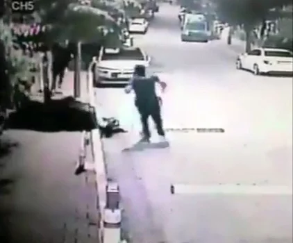 Üsküdar’da nefes kesen hırsız polis kovalamacası kamerada