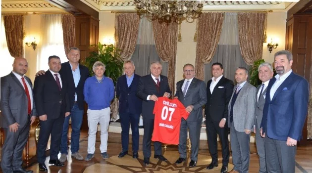 Vali Karaloğlu, Antalyaspor yönetimini ağırladı