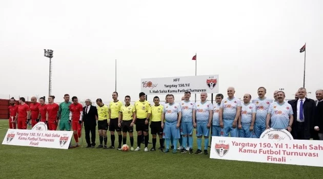 Yargıtay Başkanı Cirit, Türkiye Milli Ampute Futbol Takımı ile maç yaptı