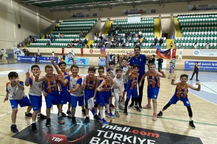 Yeşimspor “U11”de namağlup şampiyon