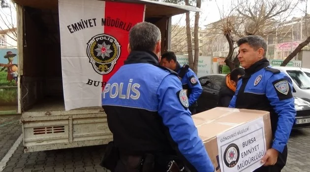 Yüksekovalı öğrencilerin karne hediyesi Bursa polisinden
