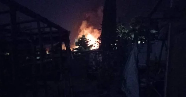 Yunanistan’ın Sisam Adası’ndaki göçmen kampında yangın